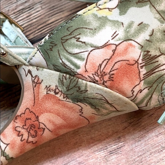 Madison Platform Heels by Shoe-dazzle Size 8 - Picture 12 of 13